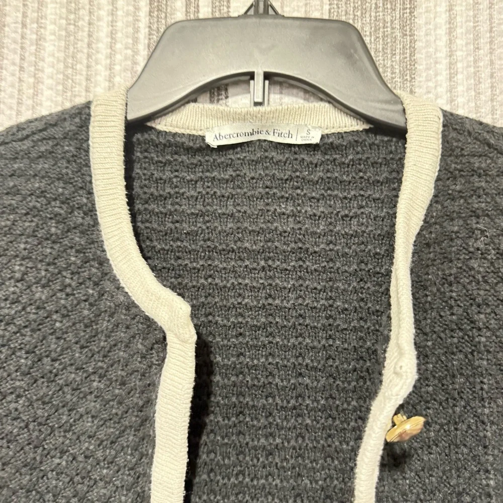 Abercrombie & Fitch Black and Cream Textured Blazer - Picture 3 of 4